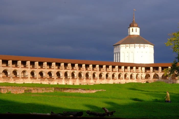 18 ярусов выставочных площадок создали в башнях Кирилло-Белозерского монастыря