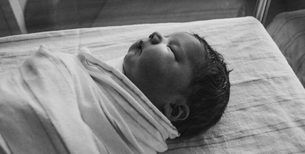 Можно ли молиться за новорожденного, если еще его не крестили?