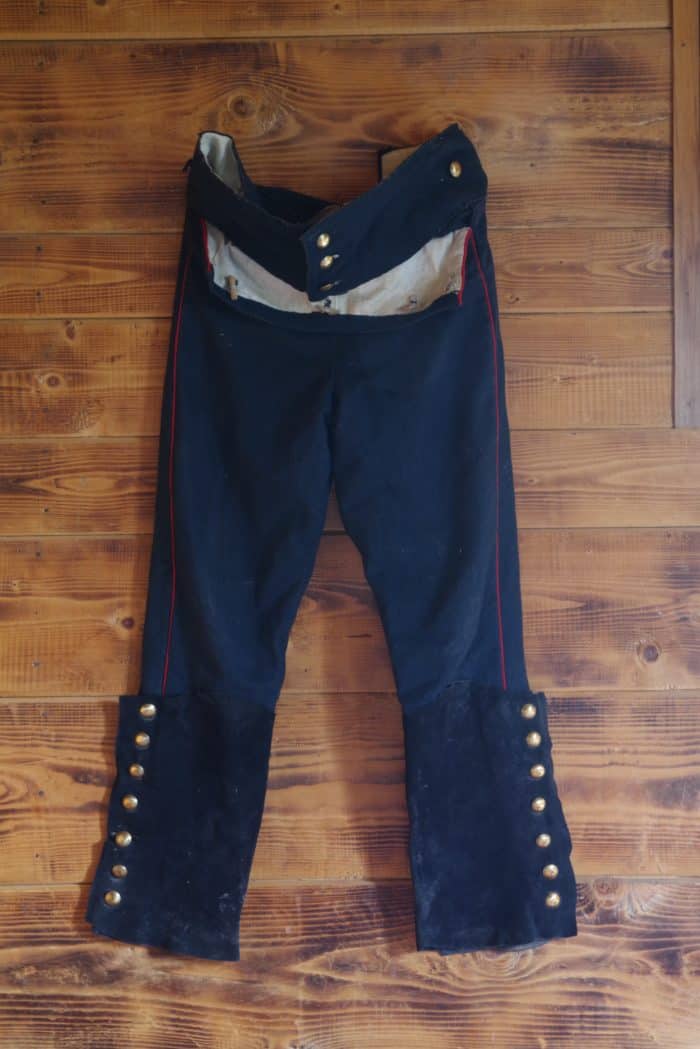 На Максиме кивер, штаны летние, перевязь: как устроен костюм реконструктора Бородинской битвы