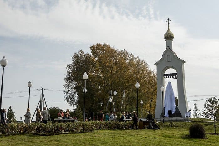 На Кузбассе открыли памятник святому, собравшему одну из лучших в Сибири библиотек