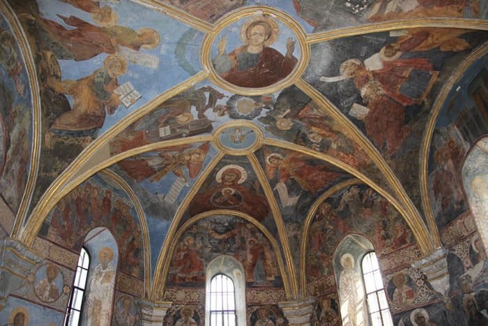 В Киеве отреставрировали храм XII века с уникальными фресками