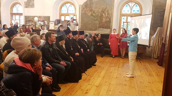Первую инклюзивную воскресную школу для детей открыли в Москве