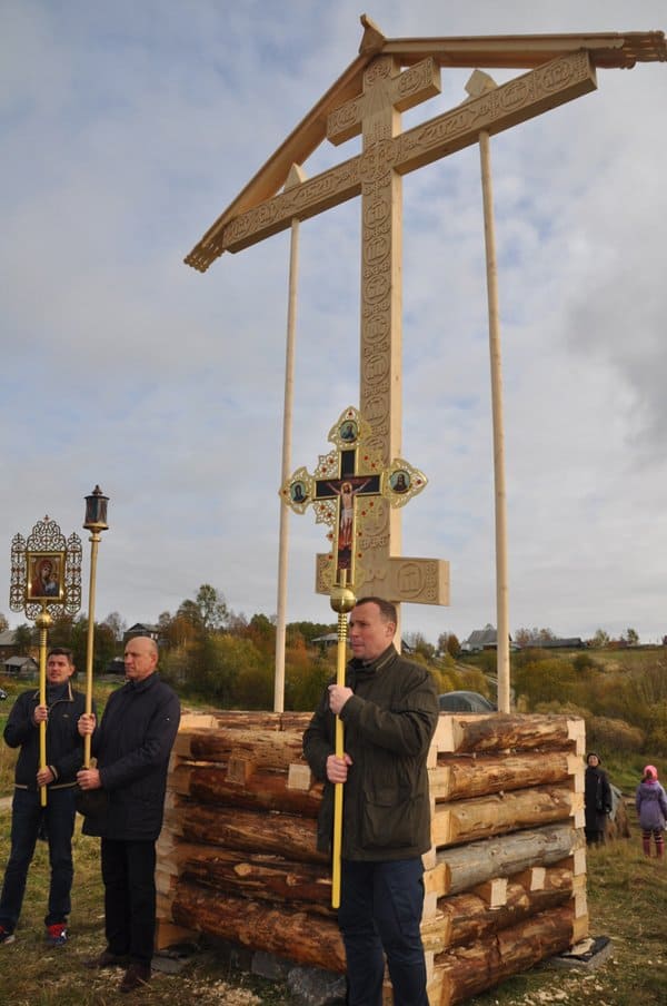 На родине преподобного Антония Сийского установили поклонный крест