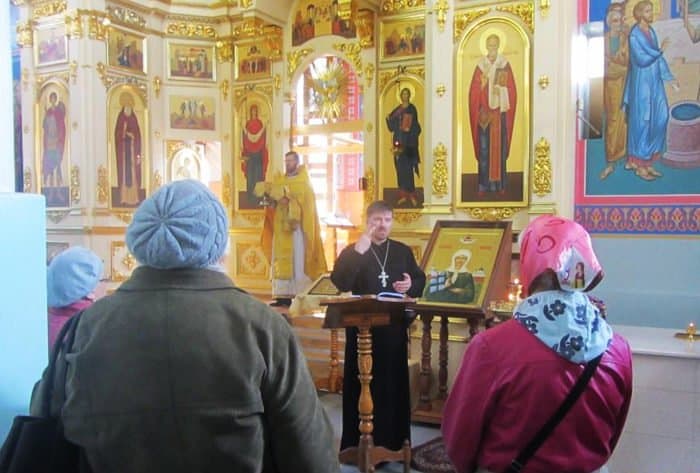 В Шахтинской епархии начали совершать Литургии с сурдопереводом