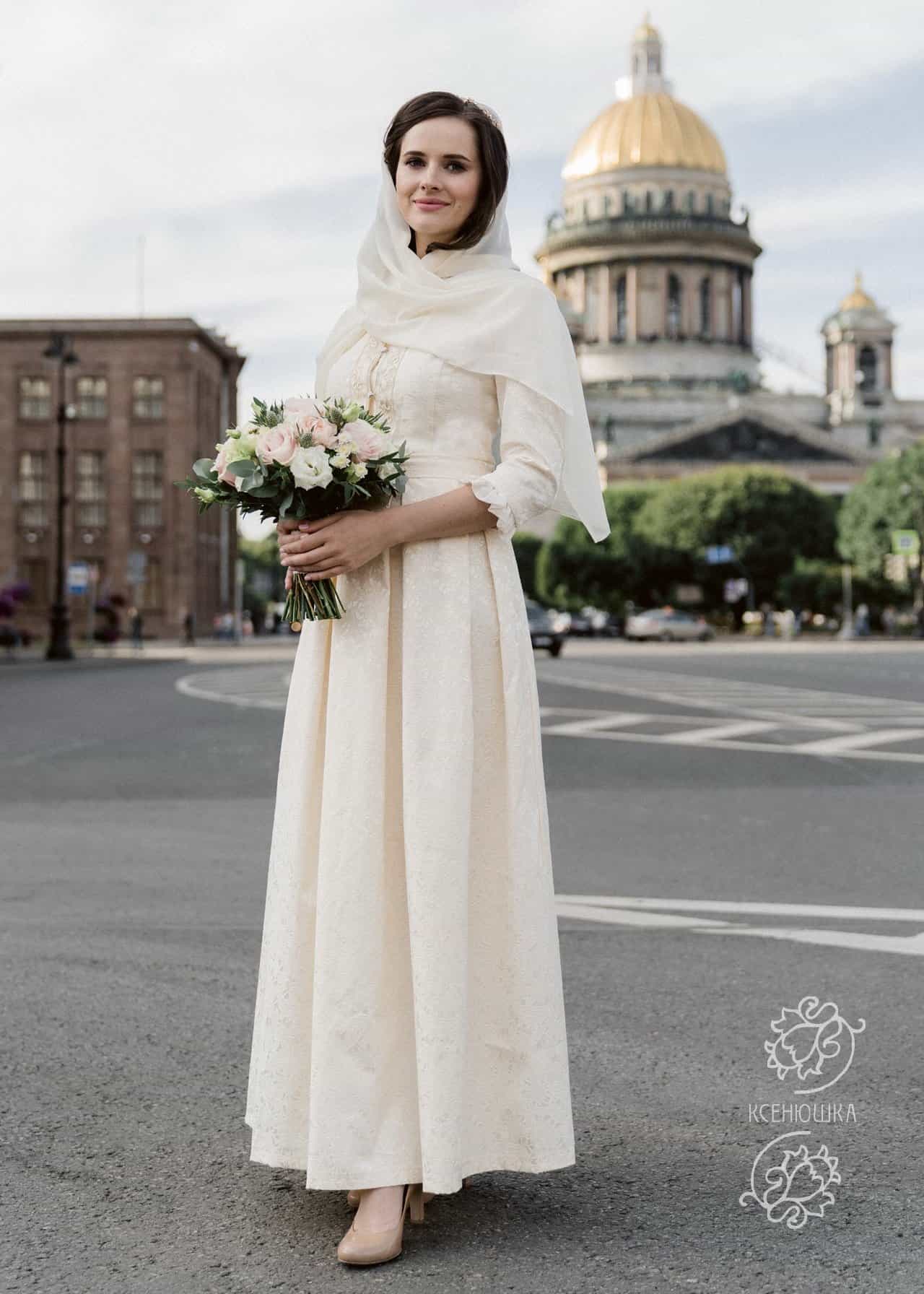 Платье для венчания для женщины. Платье для венчания. Длинные православные платья. Венчальный наряд. Платья для венчания для женщины.