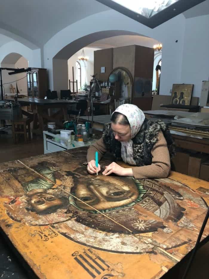 Чудотворная Казанская икона Божией Матери вернулась с реставрации в приход ярославского села Курба
