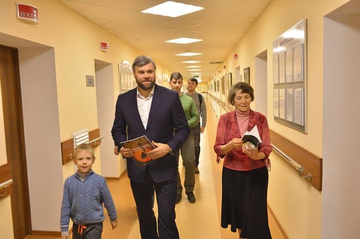 Подопечным воронежского дома-интерната подарили православную библиотеку