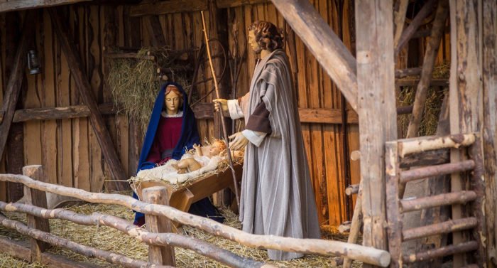 Почему в Евангелиях противоречия в рассказе о Рождестве?