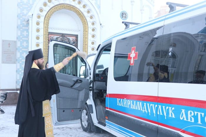 К бездомным Бишкека поехал новый «Автобус милосердия»