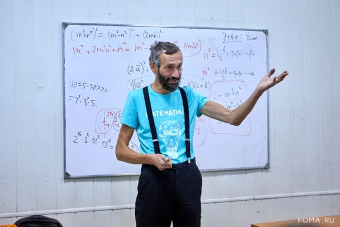«Моя цель – заставить как можно больше людей сомневаться»: главный популяризатор математики в России о чудесах, теории игр и алкоголе