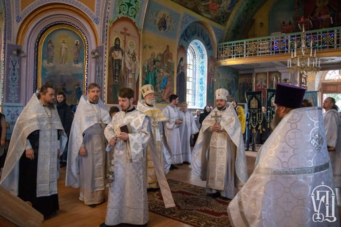 Памятник священномученику Владимиру Троепольскому открыли в Симферопольской епархии