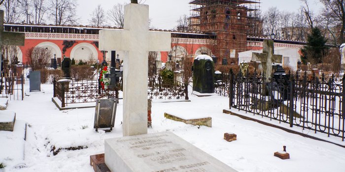 Семь исторических надгробий отреставрировали в некрополе Донского монастыря