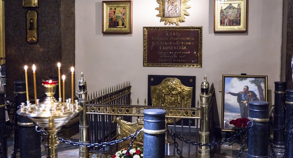 Президент поручил принять меры для сохранения могилы Михаила Кутузова в Петербурге