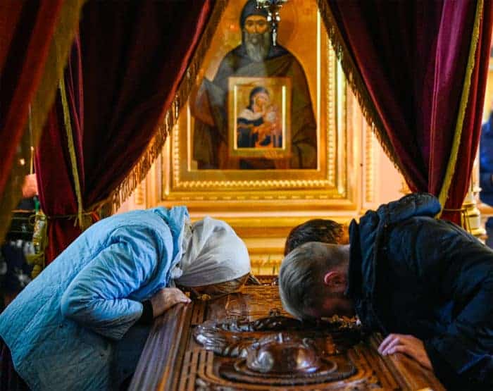 Для молитвы от коронавируса в Выборг принесут святыни Коневского монастыря
