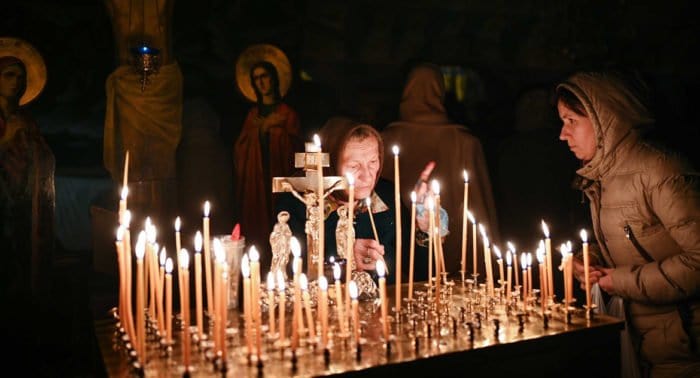 Православные отмечают Вселенскую родительскую субботу