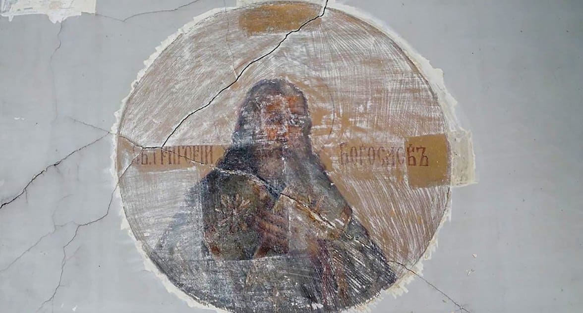 Уникальную церковную роспись XIX века обнаружили в Москве