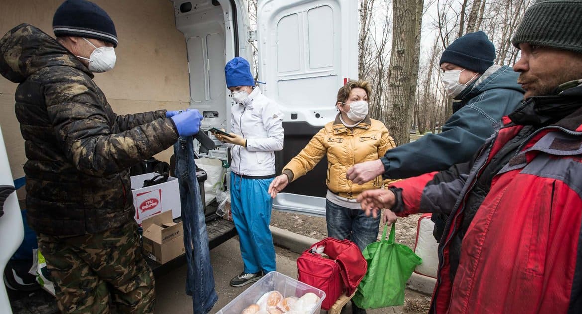 Все больше нуждающихся москвичей получают помощь от Церкви в период пандемии