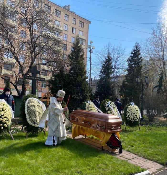 Протоиерея Александра Агейкина похоронили за алтарем Елоховского собора