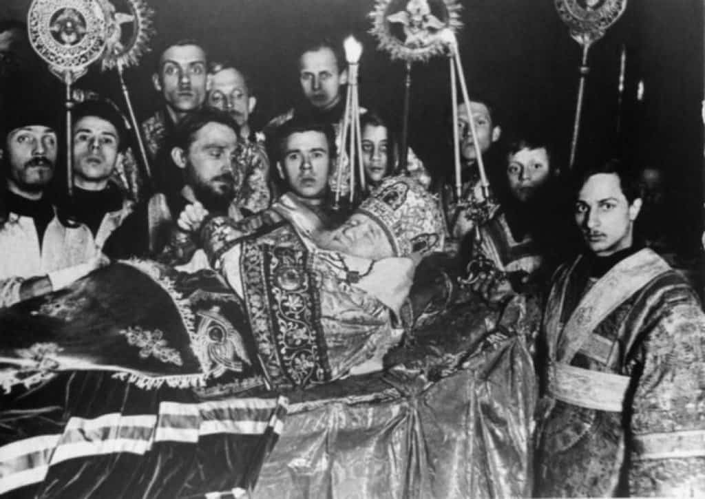 Как большевики пытались морально раздавить патриарха Тихона — и что из этого вышло