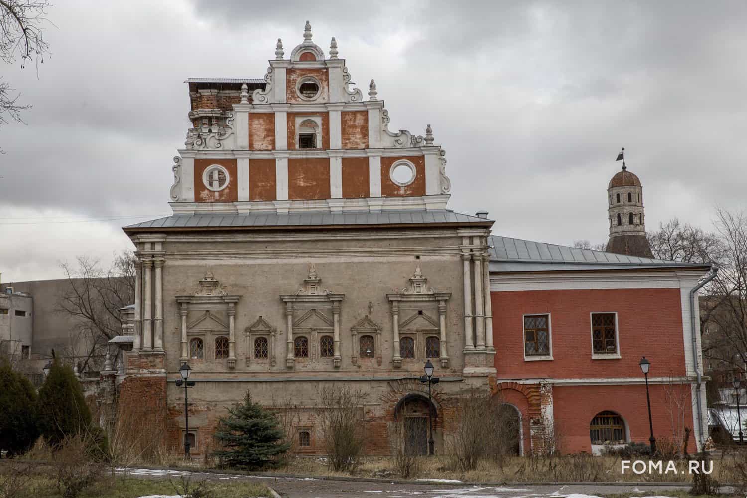 Трагические закоулки Москвы: здесь утопилась бедная Лиза, взорвали монастырь, а на месте храма построили ДК