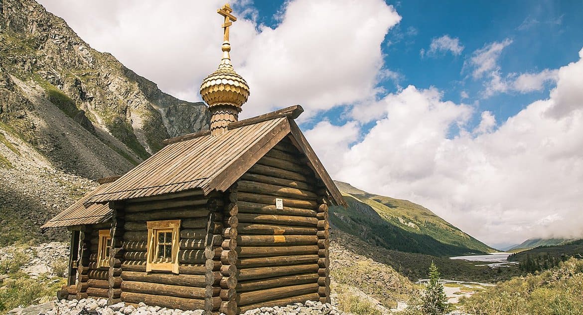 На Алтае сгорела самая высокогорная часовня в России