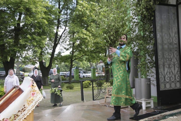 В Москве и Подмосковье прошли первые богослужения с участием прихожан после послабления режима самоизоляции. Фото