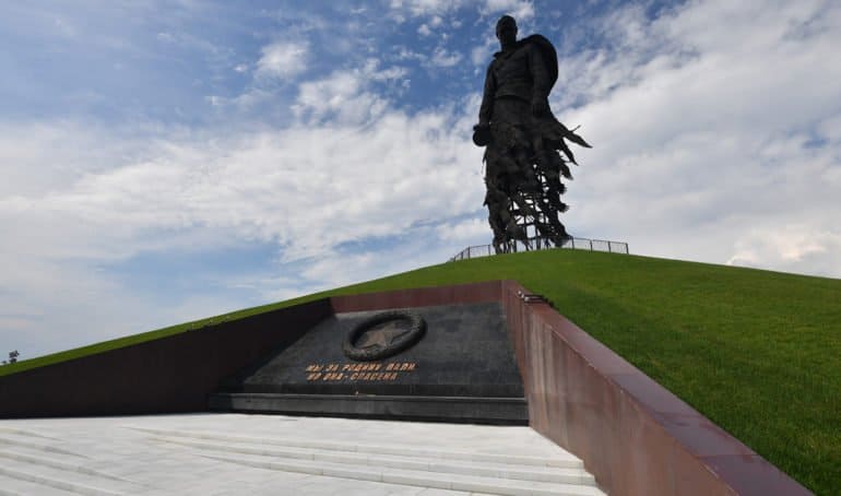 Путин и Лукашенко открыли Ржевский мемориал советскому солдату