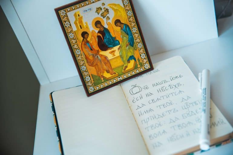 Изучение церковнославянского языка объединило семьи из Сибири и Дальнего Востока