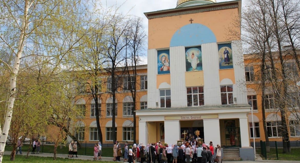 Гимназия в Екатеринбурге примет детей из монастыря, который незаконно удерживает схимонах Сергий (Романов)