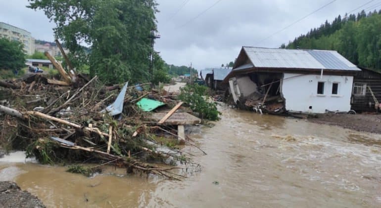 Екатеринбургская епархия собирает помощь для пострадавших от наводнения в Нижних Сергах