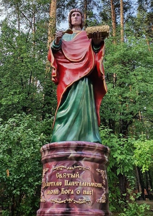 Памятник целителю Пантелеимону установили в Екатеринбурге