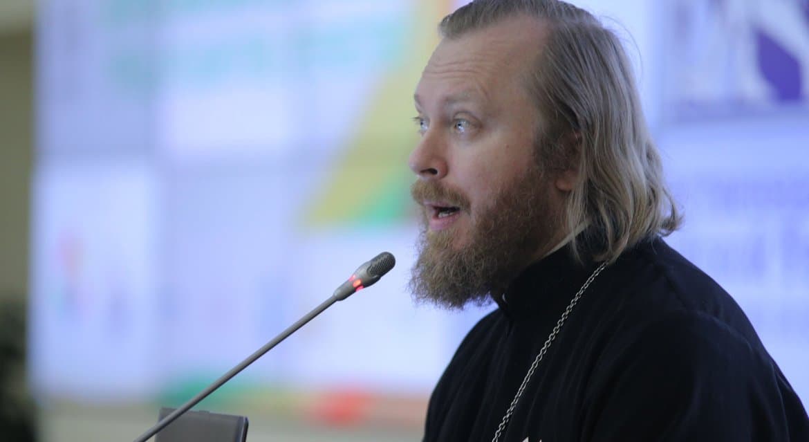 Комиссию по вопросам семьи вместо отца Димитрия Смирнова возглавил священник Феодор Лукьянов