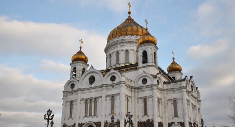 В России вспоминают освящение воссозданного храма Христа Спасителя