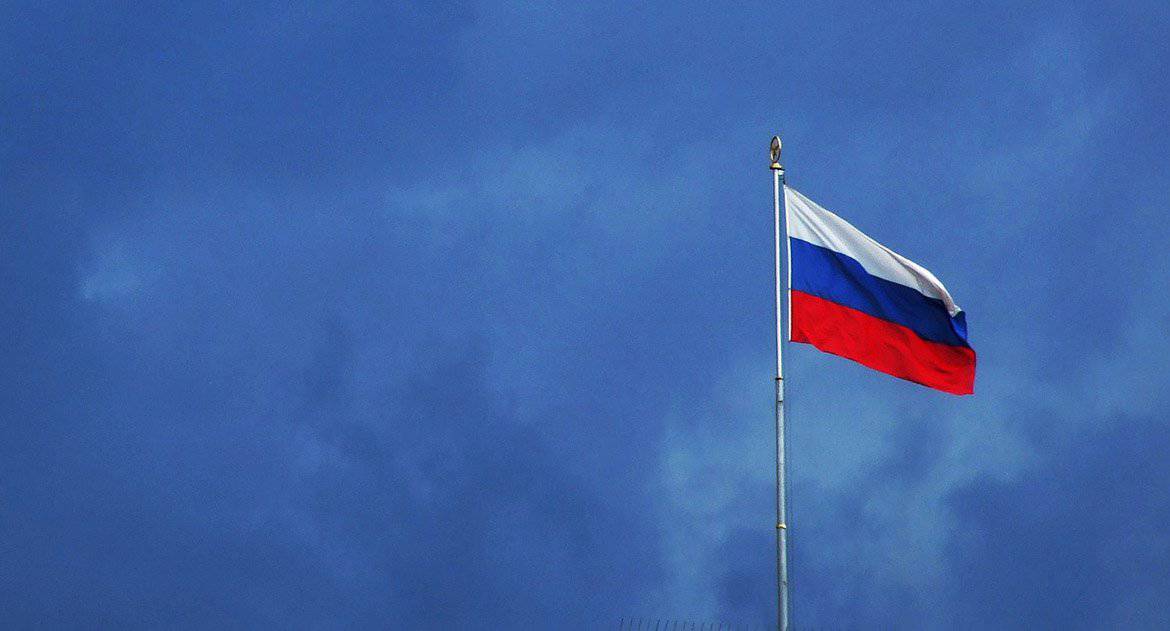 История русского флага: что было до триколора?