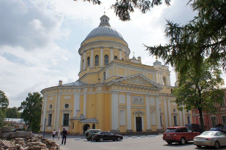 «Будут лет 20-30 восстанавливать»: патриарх Кирилл потрясен помощью ленинградцев в реставрации собора