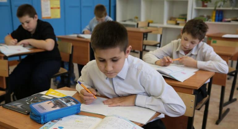 В Беларуси планируют расширить преподавание ОПК в школах