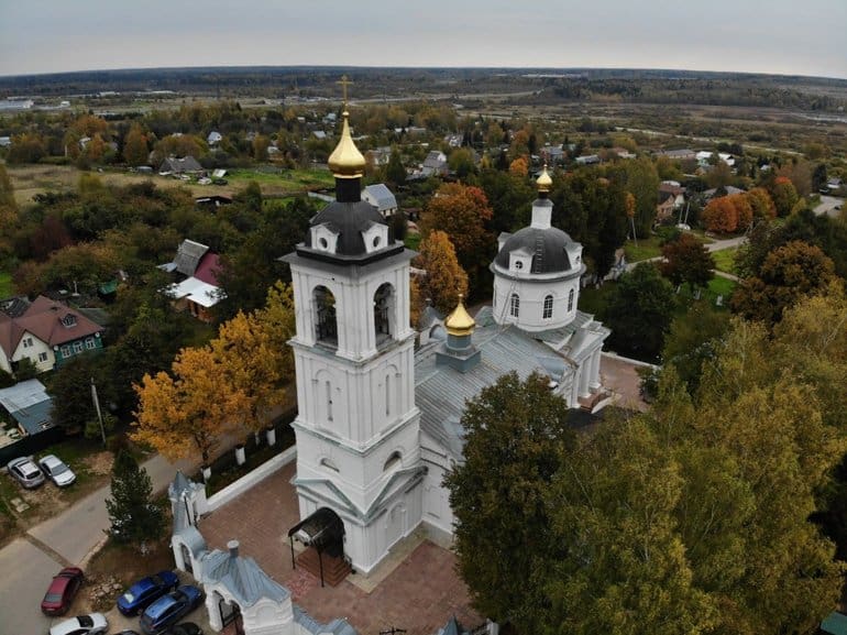 Троицкий храм XIX века в подмосковном селе Язвище вернули Церкви