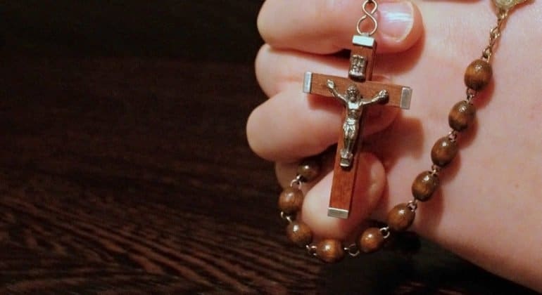 В Церкви назвали «посягательством на религиозную свободу» случай в Швеции, где школьника попросили снять крестик