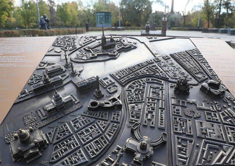 Незрячие теперь могут «увидеть» исторический центр Санкт-Петербурга