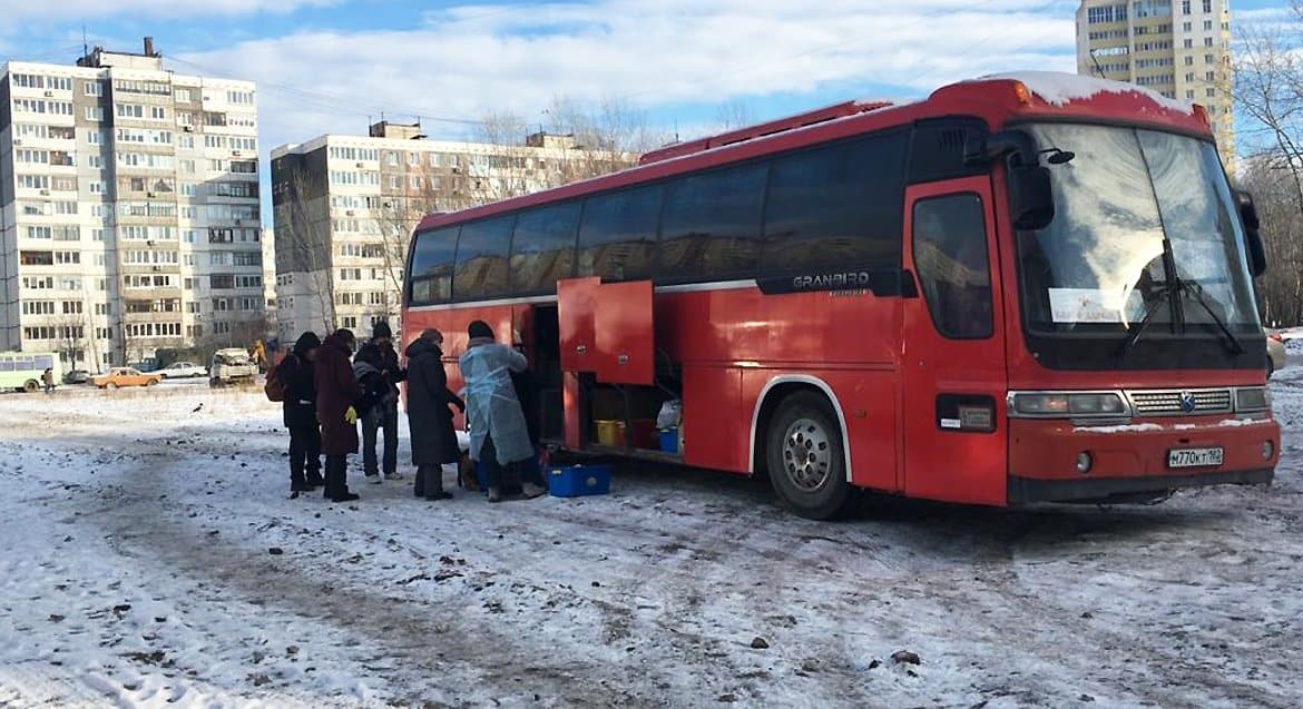 К бездомным Уфы поехал православный «Автобус милосердия»