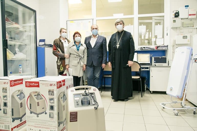 Кислородные концентраторы передала ковид-госпиталю Ростовская епархия