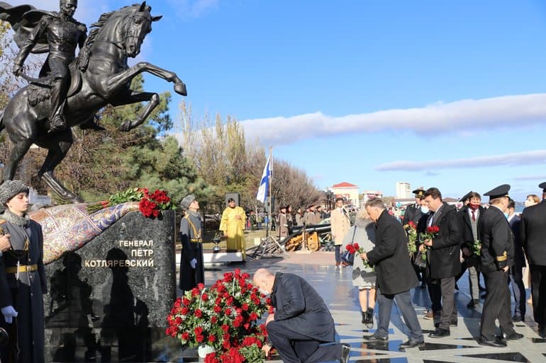 Памятник «кавказскому Суворову» генералу Петру Котляревскому открыли в Феодосии