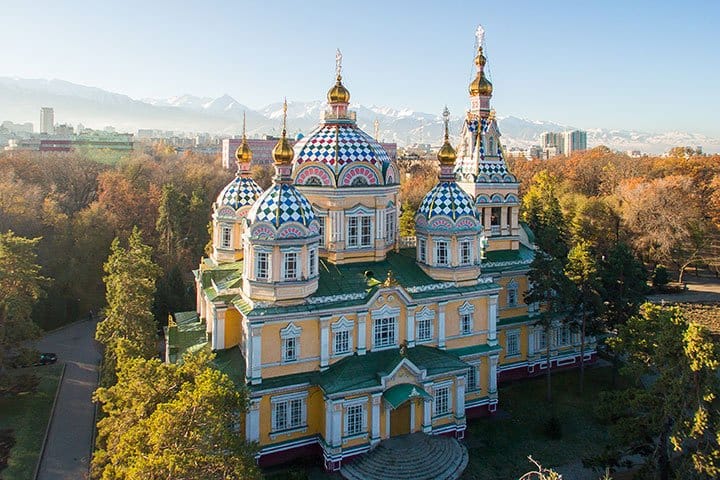 В Алма-Ате освятили отреставрированный уникальный Воскресенский собор
