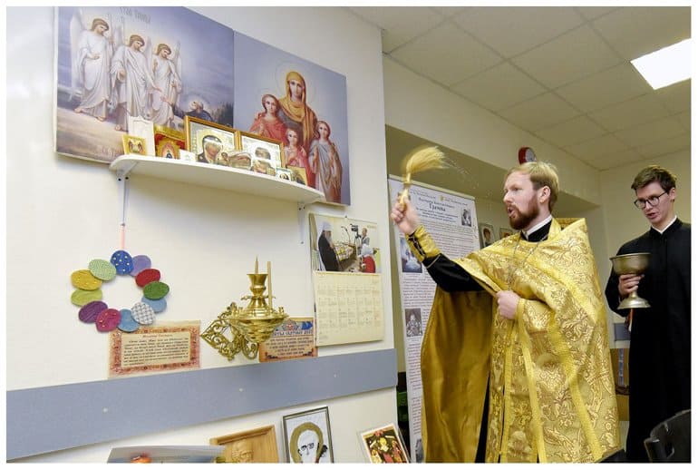 Епархиальный центр милосердия освятили в Петербурге