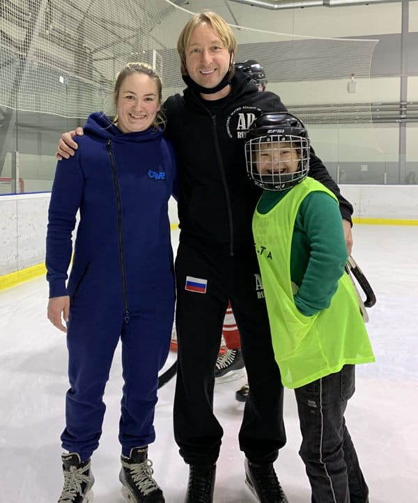 Евгений Плющенко провел мастер-класс для «особых» юных хоккеистов