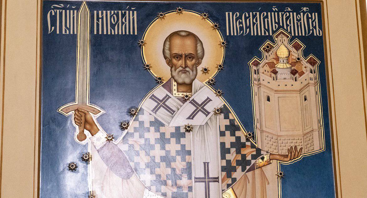 В Москве освятили уникальную икону «расстрелянного» святителя Николая Чудотворца