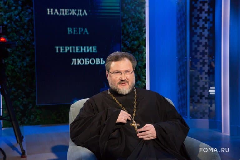«Мне не хотелось молиться святителю Николаю», — какими разными могут отношения со святыми рассказал священник Александр Абрамов