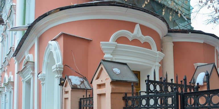 В Москве отреставрировали фасады храмов XVII и XVIII веков