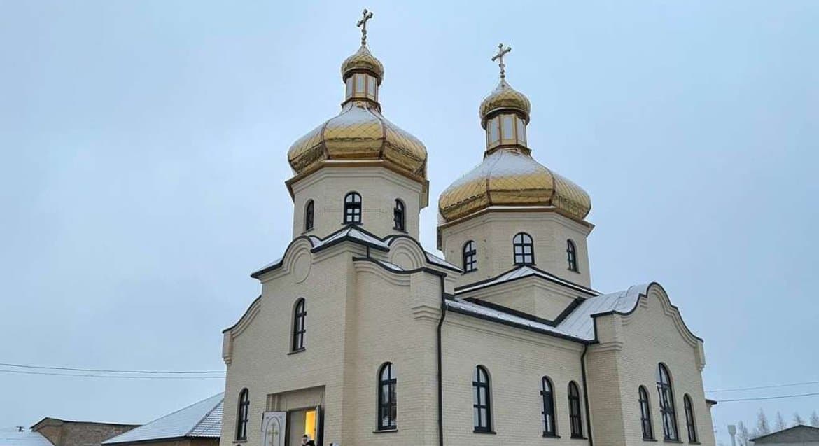 На Волыни православные за 7 месяцев построили большой храм вместо захваченного раскольниками