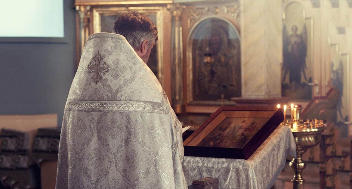 Можно ли попросить священника стать крестным?